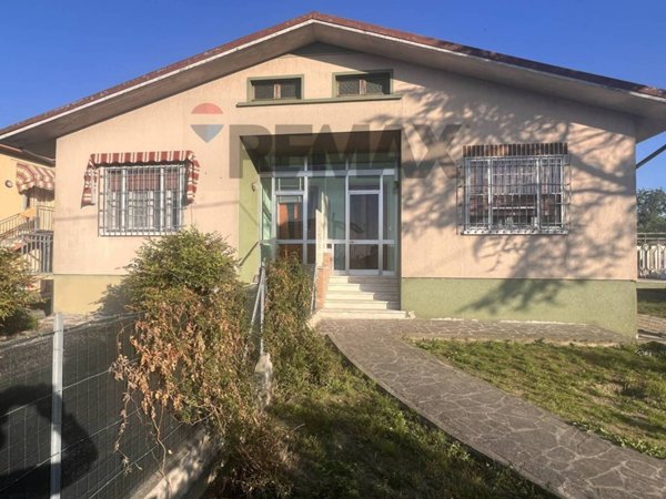 casa indipendente in vendita a Sermide e Felonica in zona Santa Croce