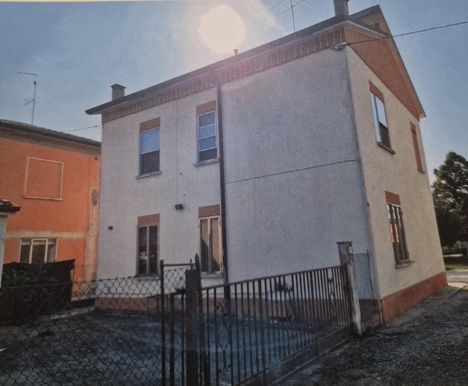 casa indipendente in vendita a Sermide e Felonica in zona Moglia