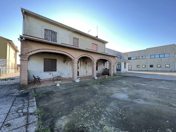 casa indipendente in vendita a Serravalle a Po in zona Libiola