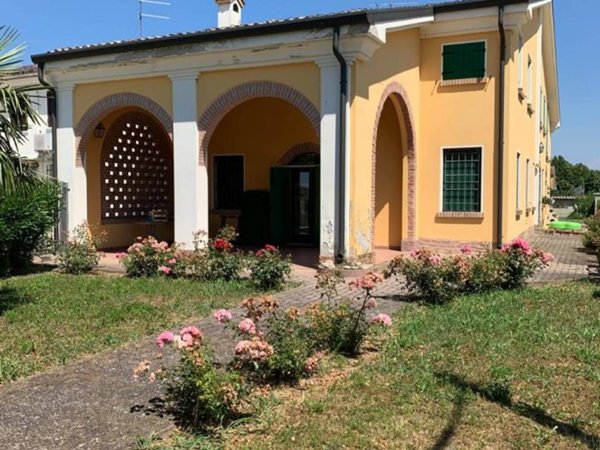 casa indipendente in vendita a Serravalle a Po in zona Libiola