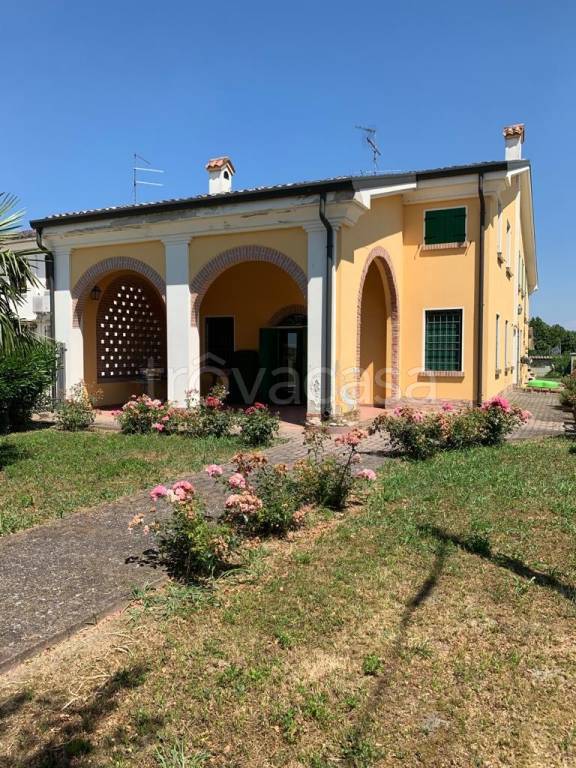 casa indipendente in vendita a Serravalle a Po in zona Libiola