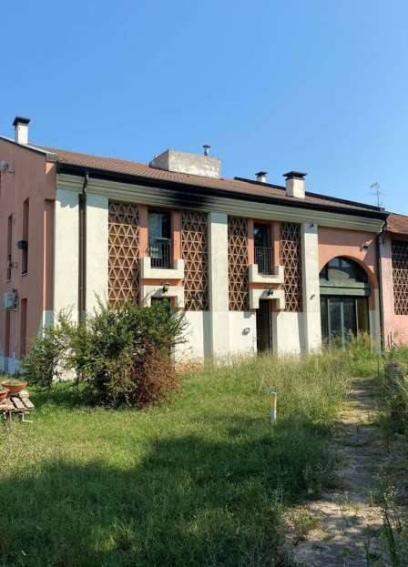 appartamento in vendita a Serravalle a Po in zona Cardinala