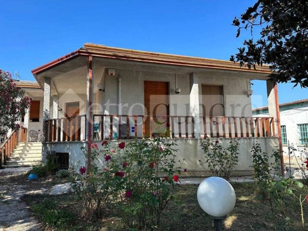casa indipendente in vendita a Serravalle a Po