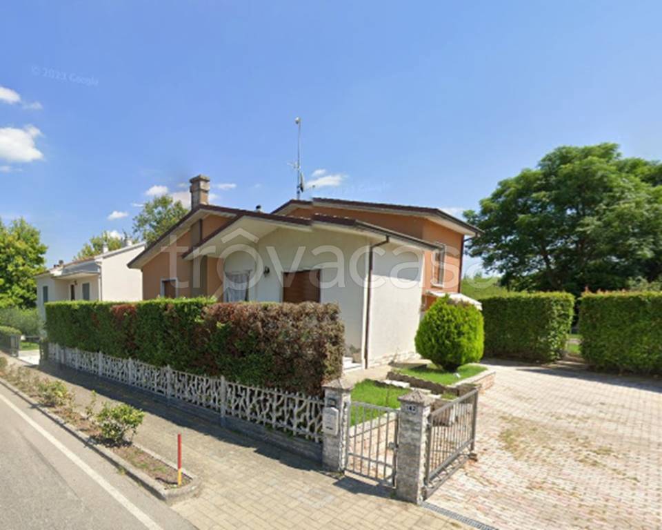 casa indipendente in vendita a Serravalle a Po