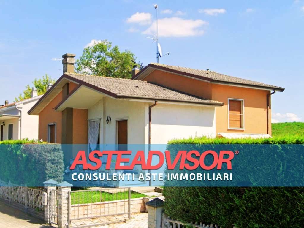 casa indipendente in vendita a Serravalle a Po