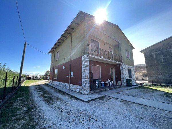 casa indipendente in vendita a Serravalle a Po in zona Libiola