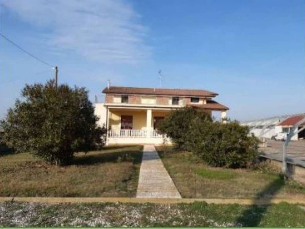 casa indipendente in vendita a Serravalle a Po in zona Libiola
