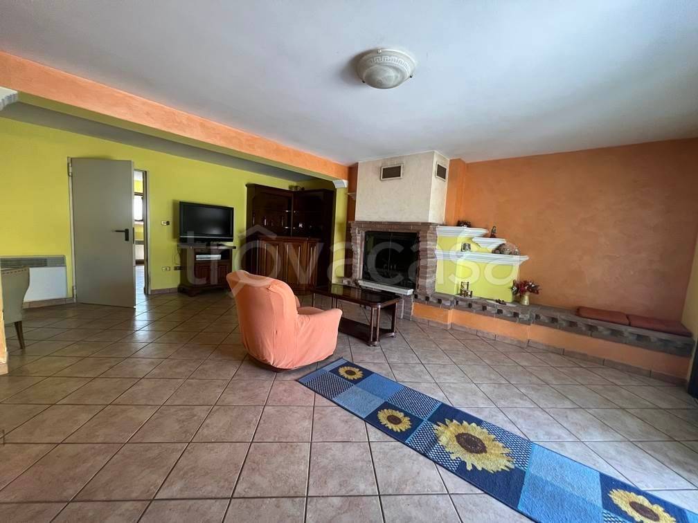 casa indipendente in vendita a Serravalle a Po