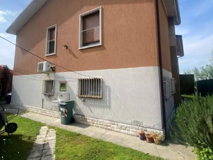 casa indipendente in vendita a Serravalle a Po