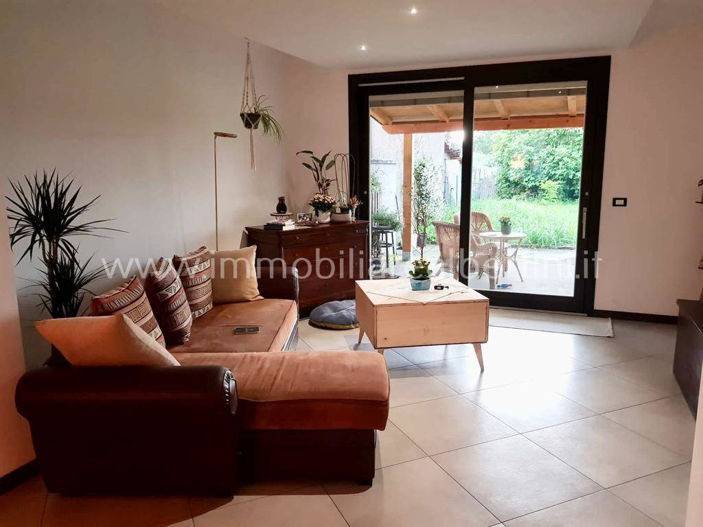 casa indipendente in vendita a Serravalle a Po in zona Libiola