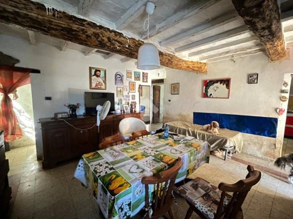 casa indipendente in vendita a Serravalle a Po in zona Libiola