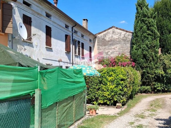 appartamento in vendita a Serravalle a Po in zona Libiola