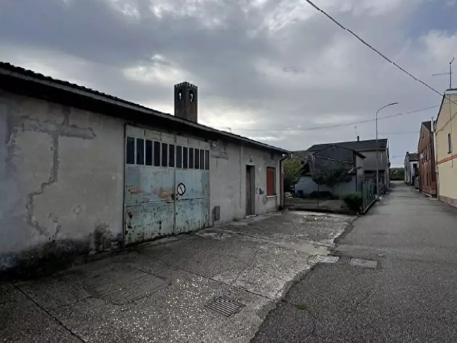 ufficio in vendita a Serravalle a Po in zona Libiola