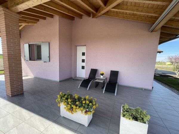 casa indipendente in vendita a Serravalle a Po