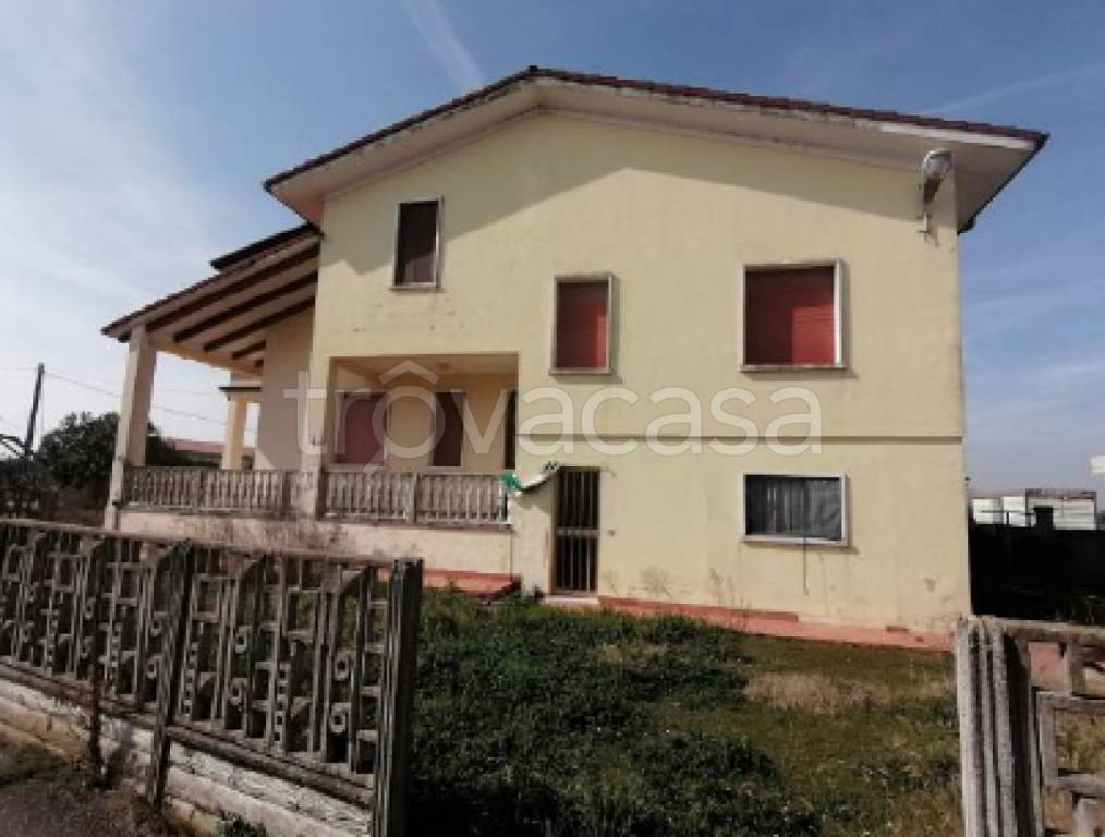 casa indipendente in vendita a Serravalle a Po in zona Libiola