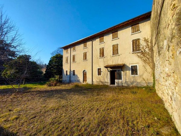 casa indipendente in vendita a Solferino