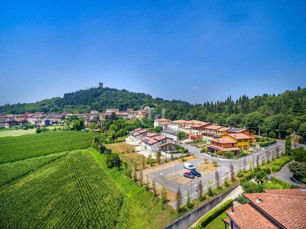 casa indipendente in vendita a Solferino