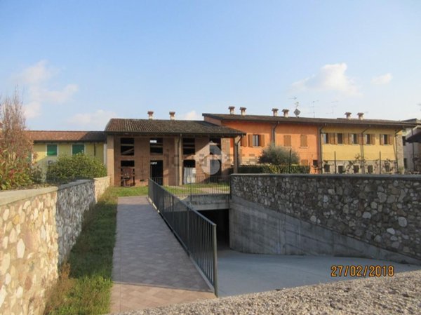 casa indipendente in vendita a Solferino