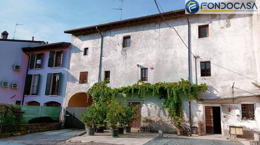 casa indipendente in vendita a Solferino