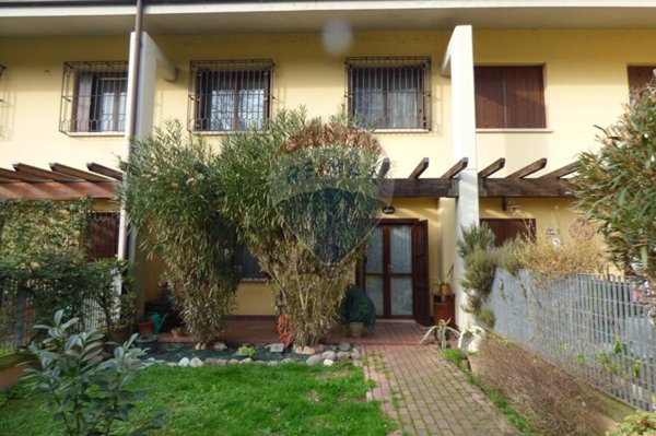 casa indipendente in vendita a Solferino