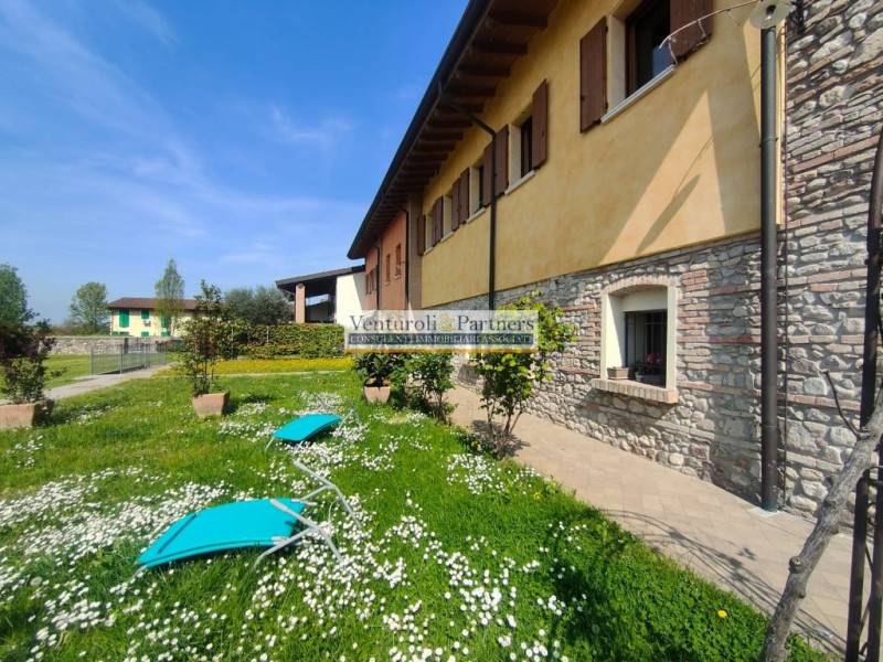 casa indipendente in vendita a Solferino