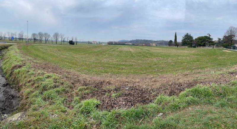 terreno edificabile in vendita a Solferino
