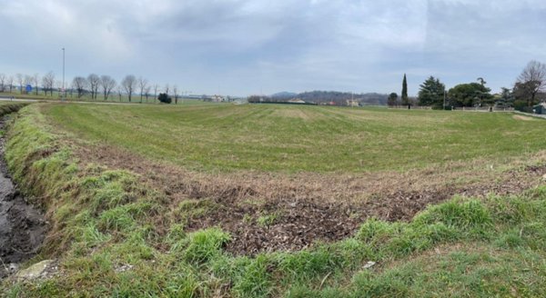 terreno edificabile in vendita a Solferino