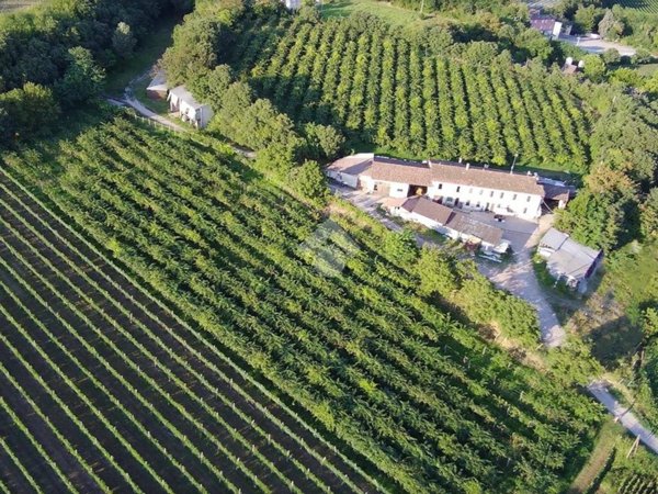 casale in vendita a Solferino