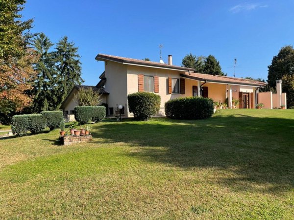 casa indipendente in vendita a Solferino