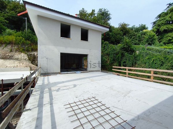 quadrivano in vendita a Solferino