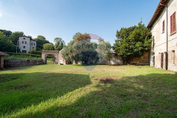 casale in vendita a Solferino