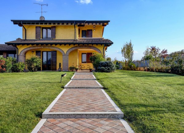 casa indipendente in vendita a Solferino