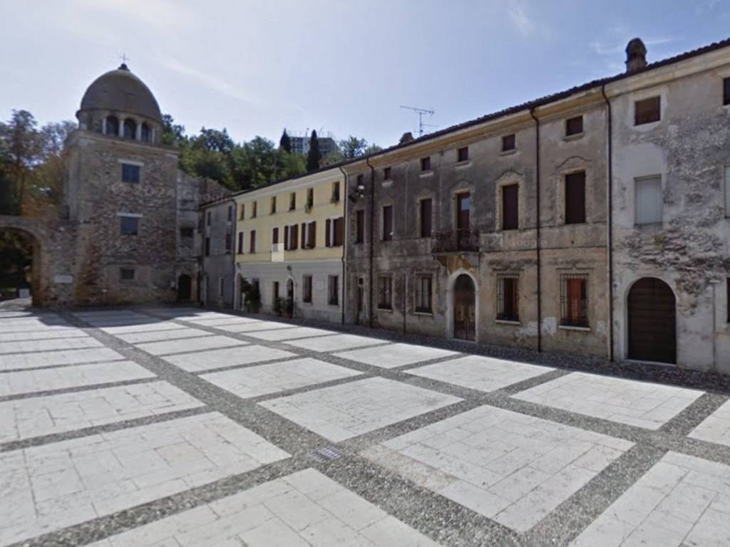 intera palazzina in vendita a Solferino