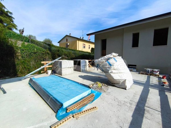 casa indipendente in vendita a Solferino