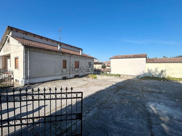 casa indipendente in vendita a Solferino