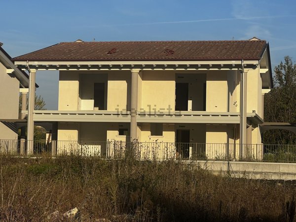 casa indipendente in vendita a Solferino