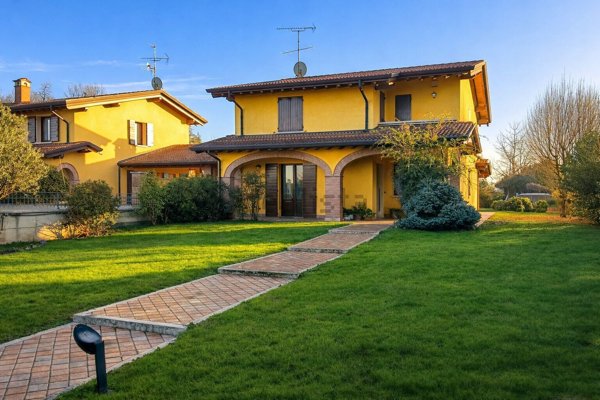 casa indipendente in vendita a Solferino