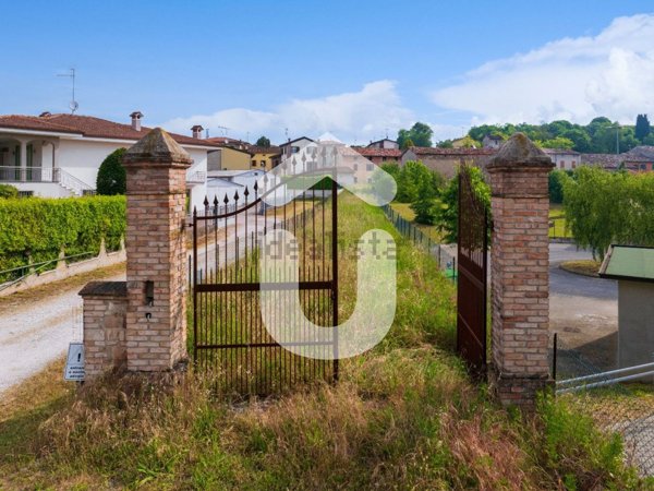 casale in vendita a Solferino