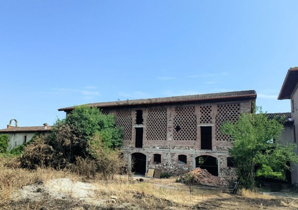 casale in vendita a Solferino
