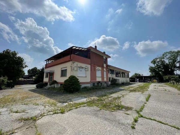 capannone in vendita a San Secondo di Pinerolo