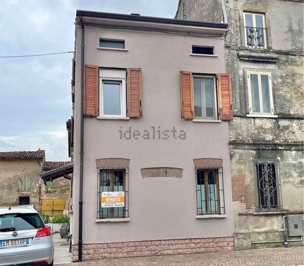 casa indipendente in vendita a Sustinente