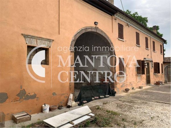 casa indipendente in vendita a Sustinente in zona Cà Vecchia