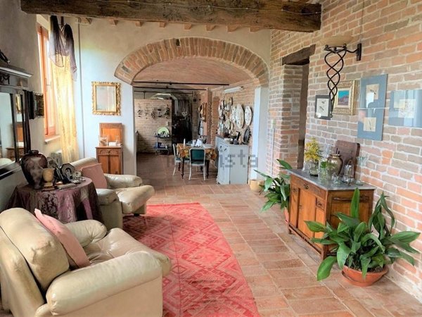 casa indipendente in vendita a Sustinente