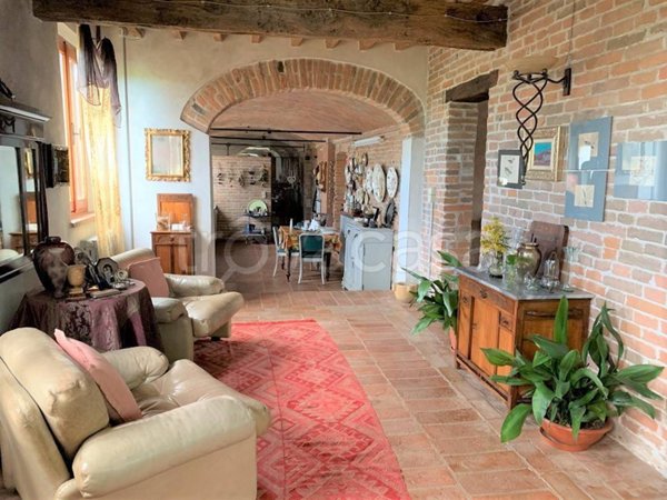 casa indipendente in vendita a Sustinente