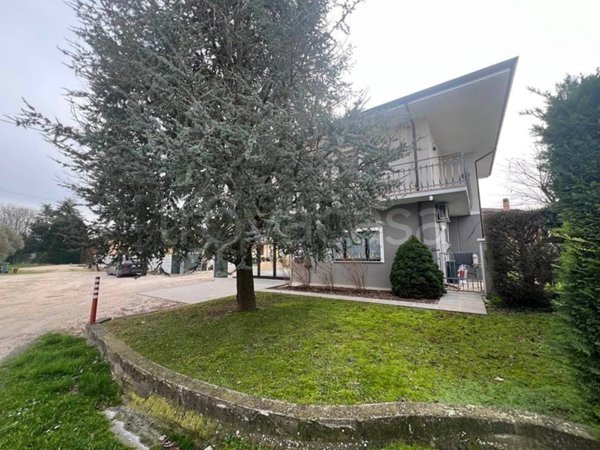 casa indipendente in vendita a Sustinente