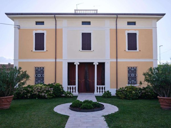 casa indipendente in vendita a Sustinente in zona Cà Vecchia