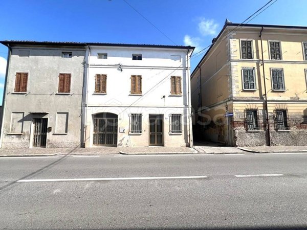 casa indipendente in vendita a Sustinente
