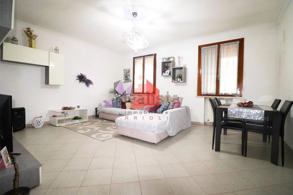 casa indipendente in vendita a Sustinente