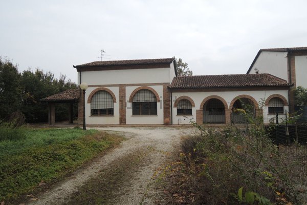 casa indipendente in vendita a Sustinente in zona Sacchetta