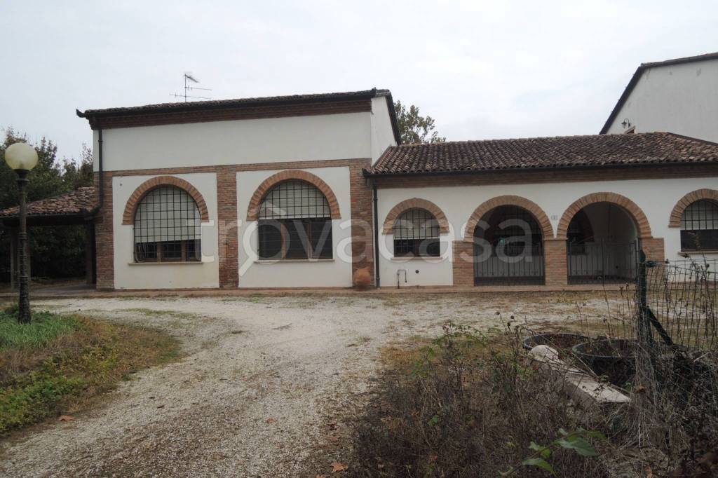 casa indipendente in vendita a Sustinente in zona Sacchetta